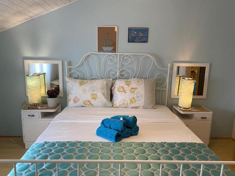פורץ Deep Blue Apartment מראה חיצוני תמונה