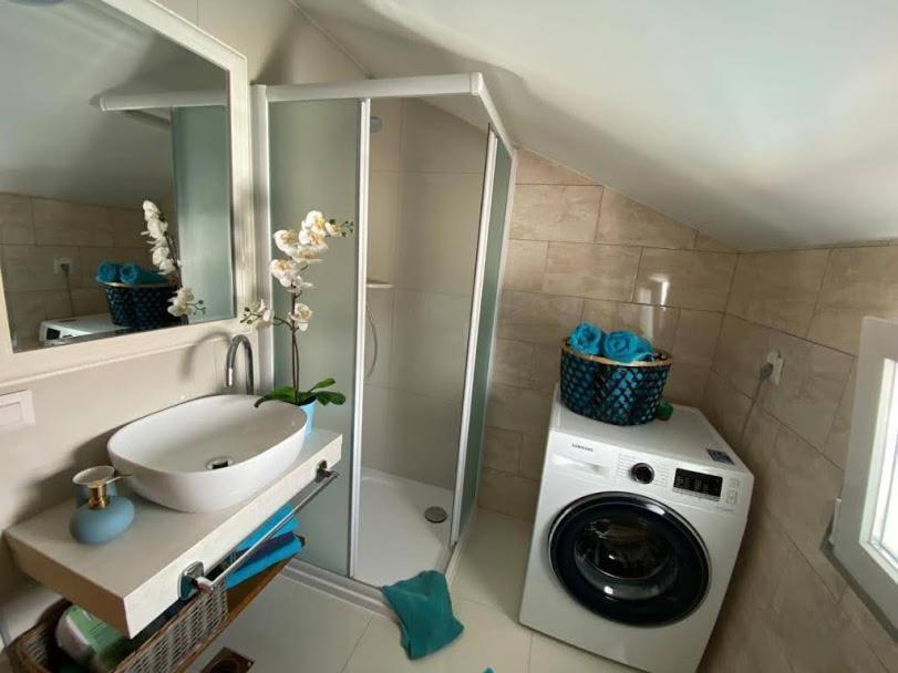 פורץ Deep Blue Apartment מראה חיצוני תמונה