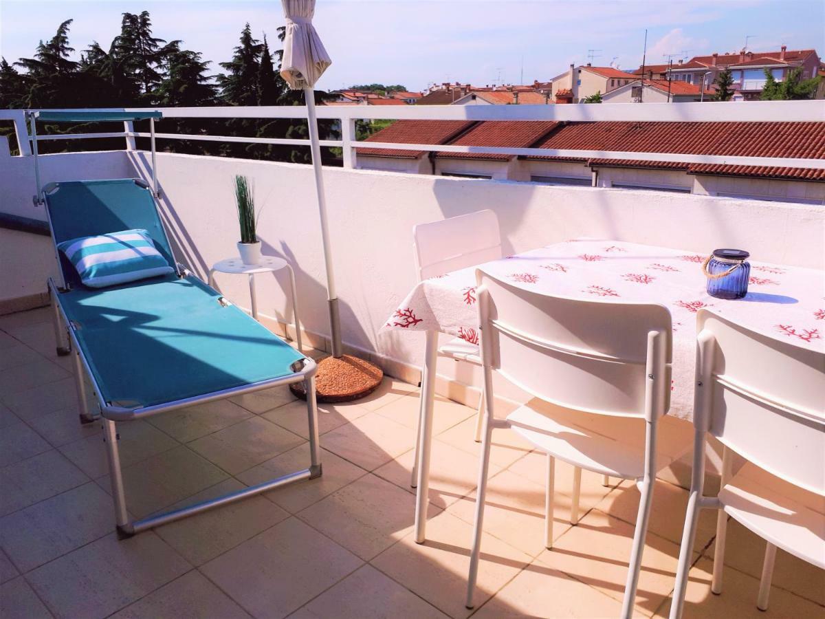 פורץ Deep Blue Apartment מראה חיצוני תמונה